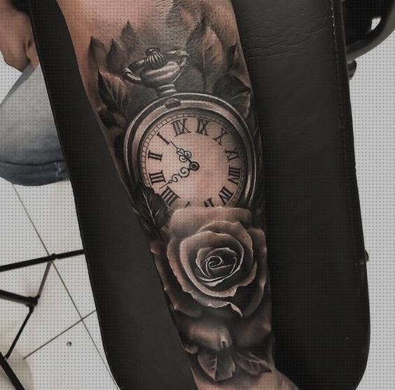 ¿Dónde poder comprar brazos brazos tatuados hombre reloj y rosa?